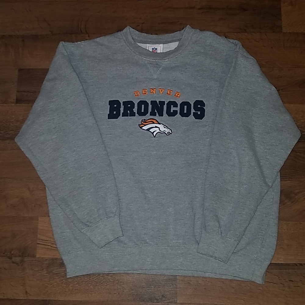 Size large NFL brand Denver Broncos Sweatshirt